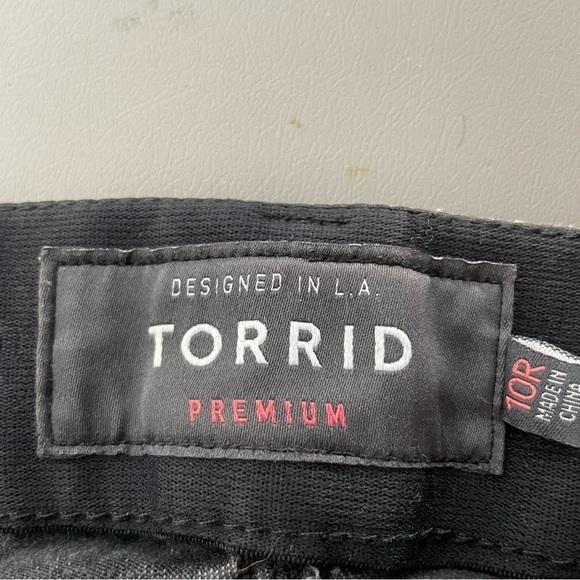 Torrid Bombshell Skinny Jeans | Distressed | Raw Hemline | Black - Picture 9 of 15